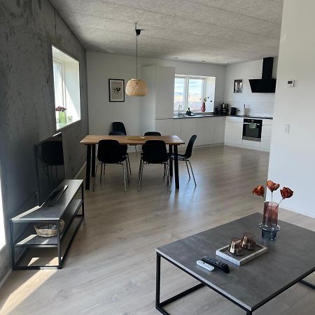 New 2 Bedroom Apt - Ocean And Mountain View トースハウン エクステリア 写真